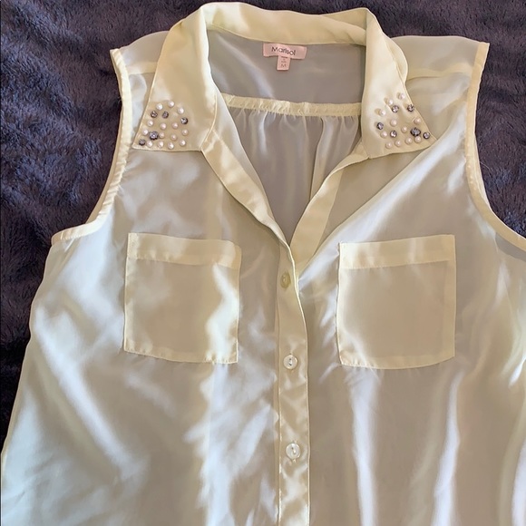Pale yellow sheer blouse. Size M - Picture 3 of 5